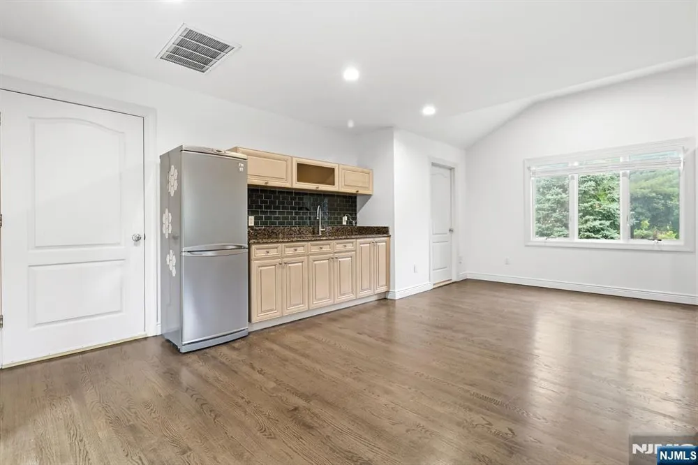 20 Somerset Road 1 Norwood, NJ 07648