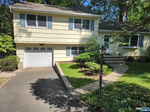 3 Arrowhead Road
