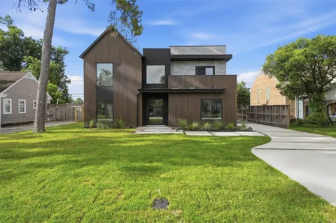519 W 30th Street