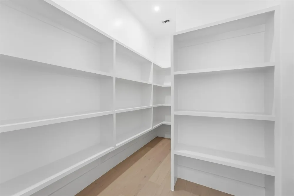 519 W 30th Street Houston, TX 77018