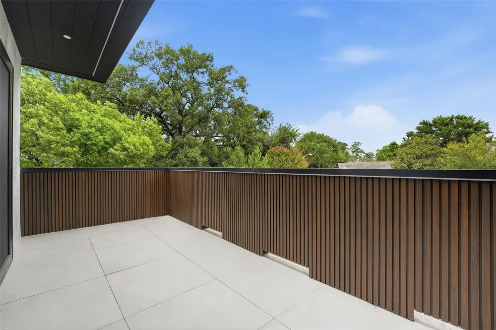 519 W 30th Street Houston, TX 77018