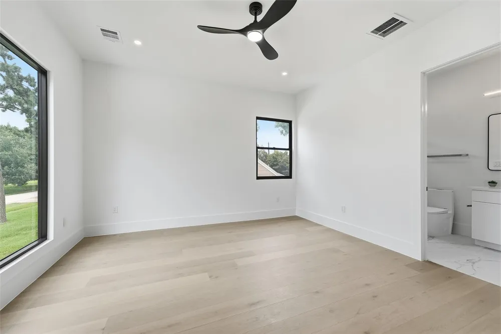 519 W 30th Street Houston, TX 77018