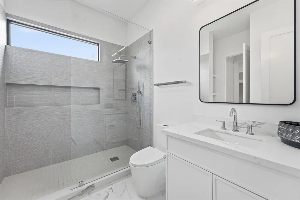 519 W 30th Street Houston, TX 77018
