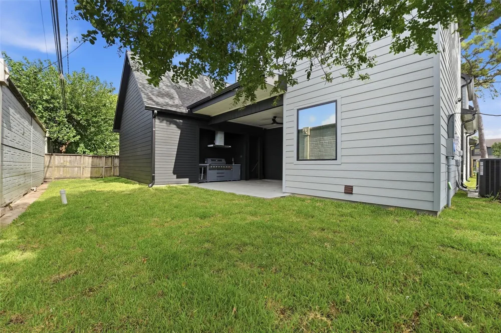 519 W 30th Street Houston, TX 77018