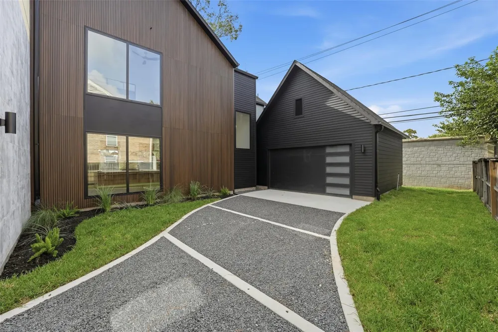 519 W 30th Street Houston, TX 77018