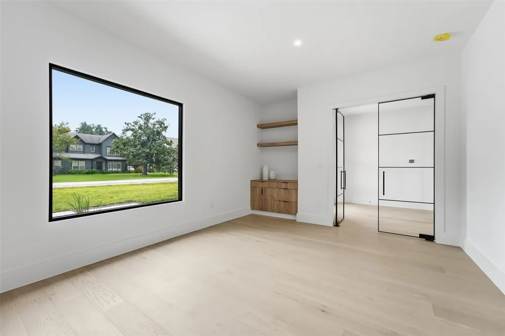 519 W 30th Street Houston, TX 77018