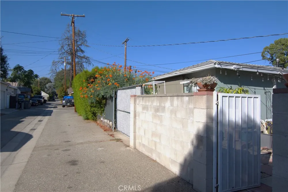 1733 Bonita La Verne, CA 91750