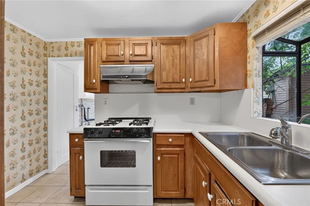 119 S Adams Glendale, CA 91205