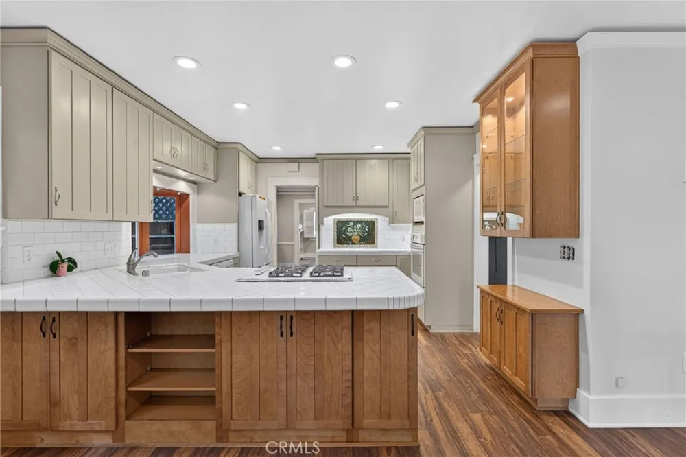 119 S Adams Glendale, CA 91205
