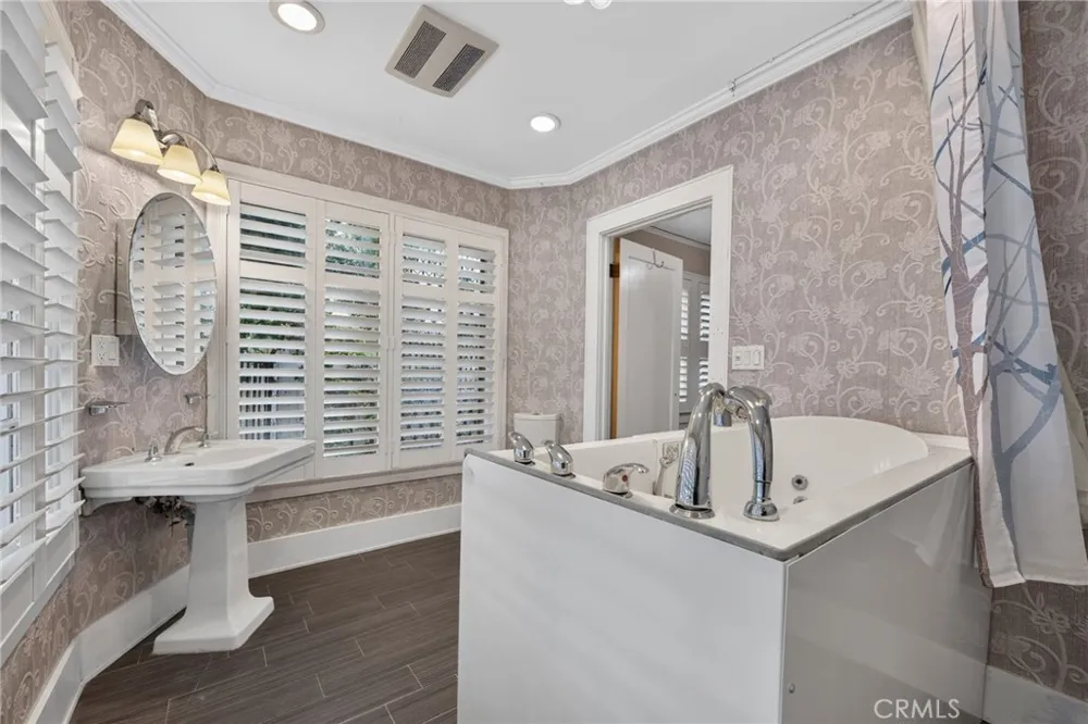 119 S Adams Glendale, CA 91205