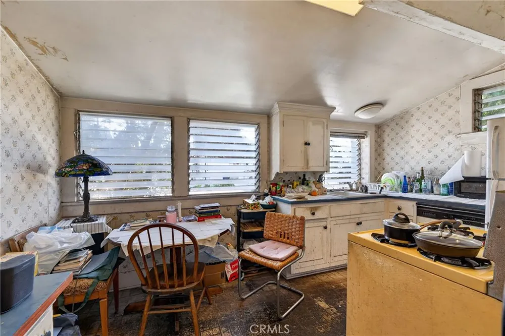 119 S Adams Glendale, CA 91205