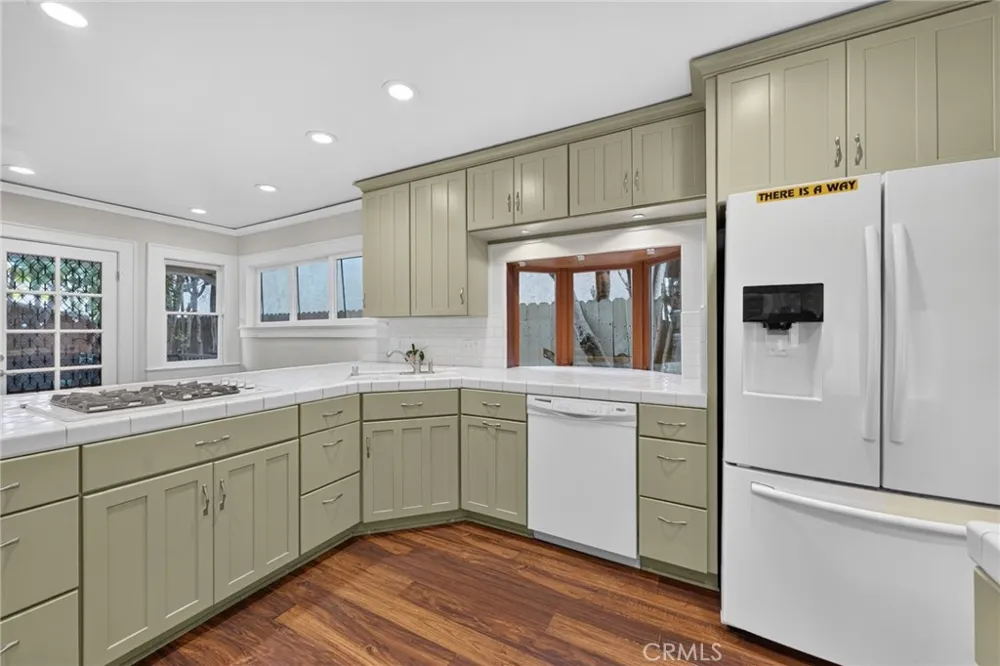 119 S Adams Glendale, CA 91205