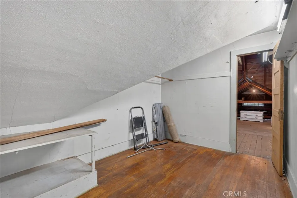 119 S Adams Glendale, CA 91205
