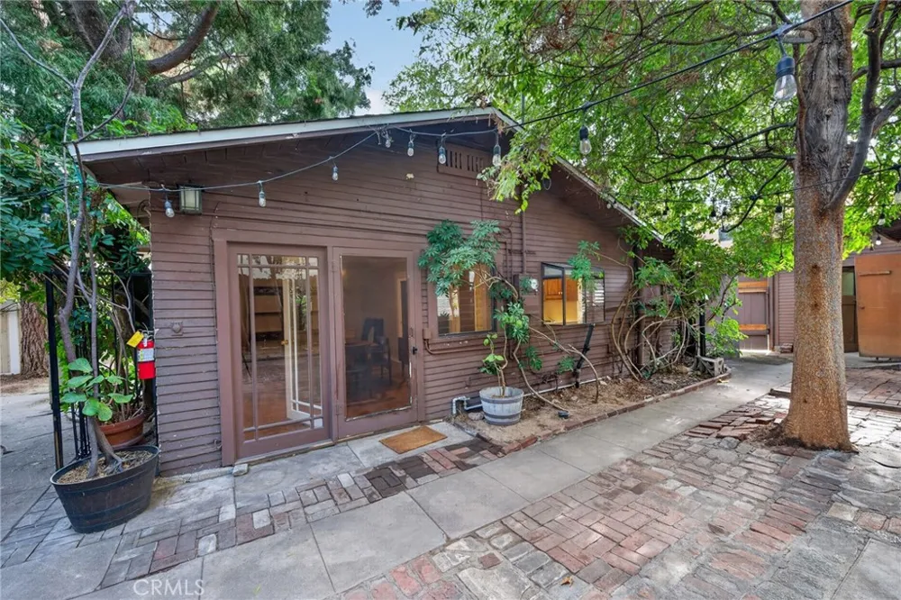 119 S Adams Glendale, CA 91205