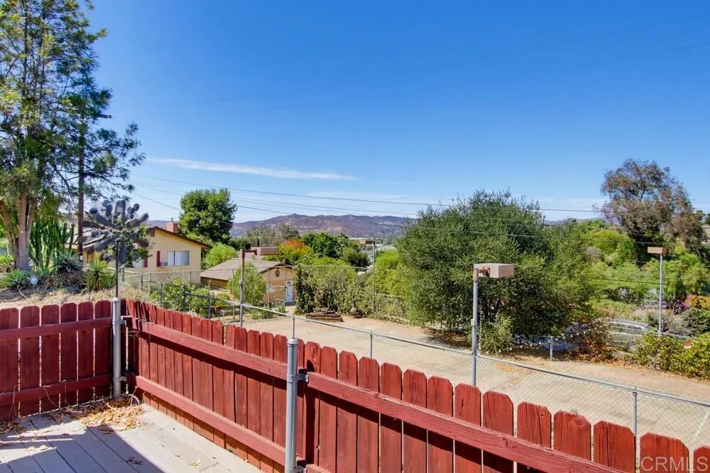 12435 Rockcrest Road Lakeside, CA 92040