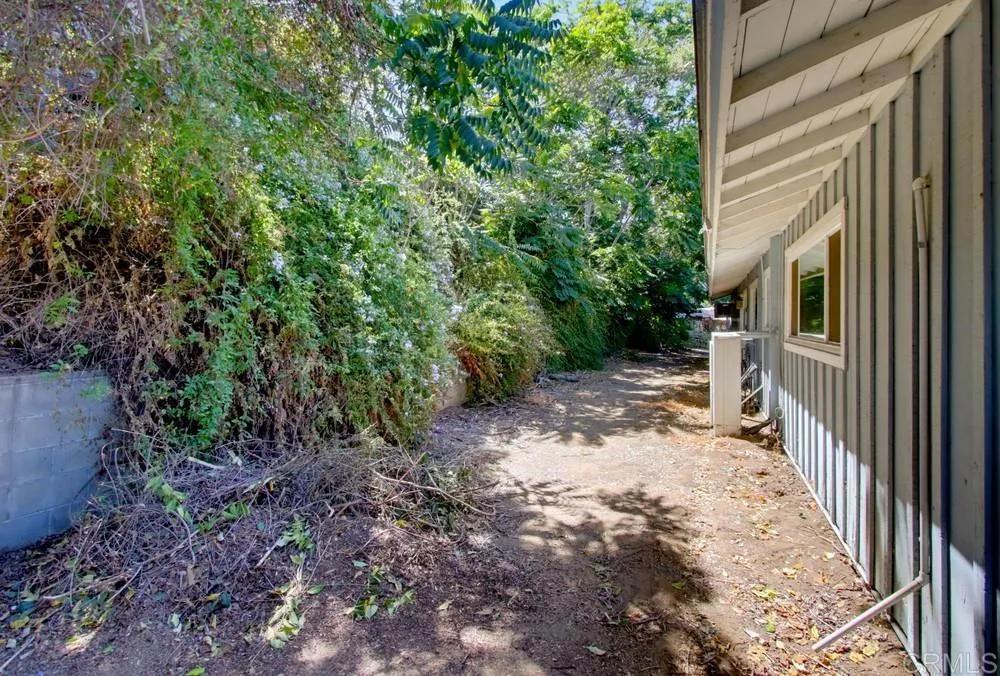 12435 Rockcrest Road Lakeside, CA 92040