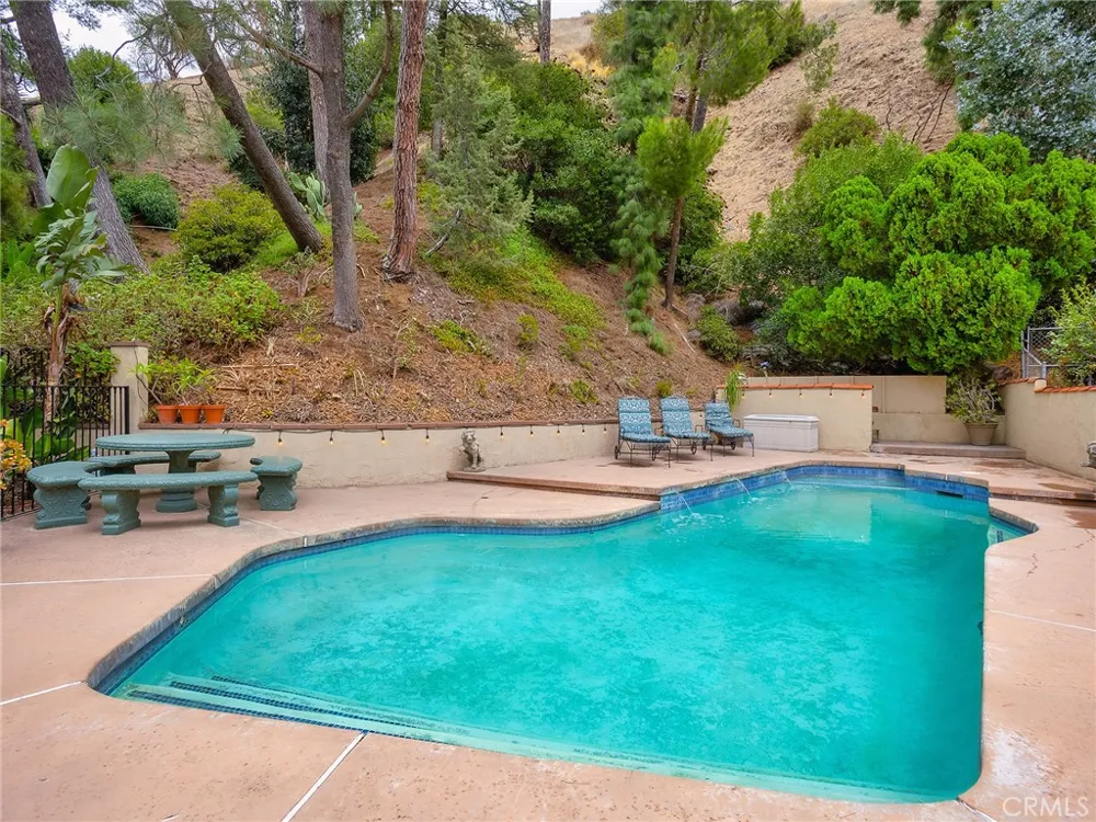 3400 Brace Canyon Road Burbank, CA 91504