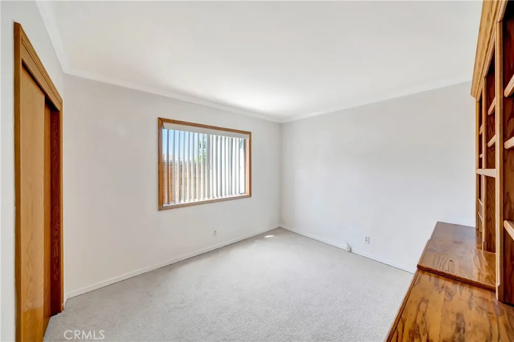 22548 Waterbury Woodland Hills, CA 91364