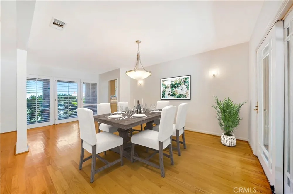 22548 Waterbury Woodland Hills, CA 91364