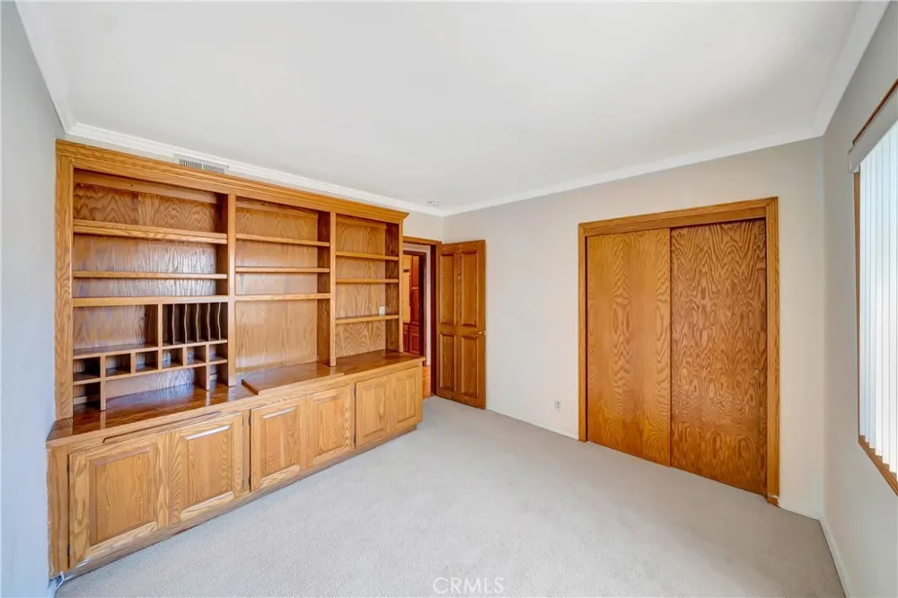 22548 Waterbury Woodland Hills, CA 91364