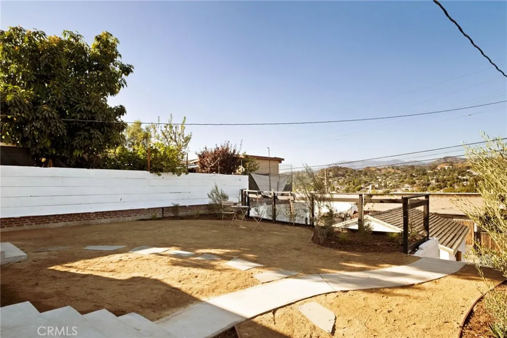 5217 Hub Street Los Angeles, CA 90042