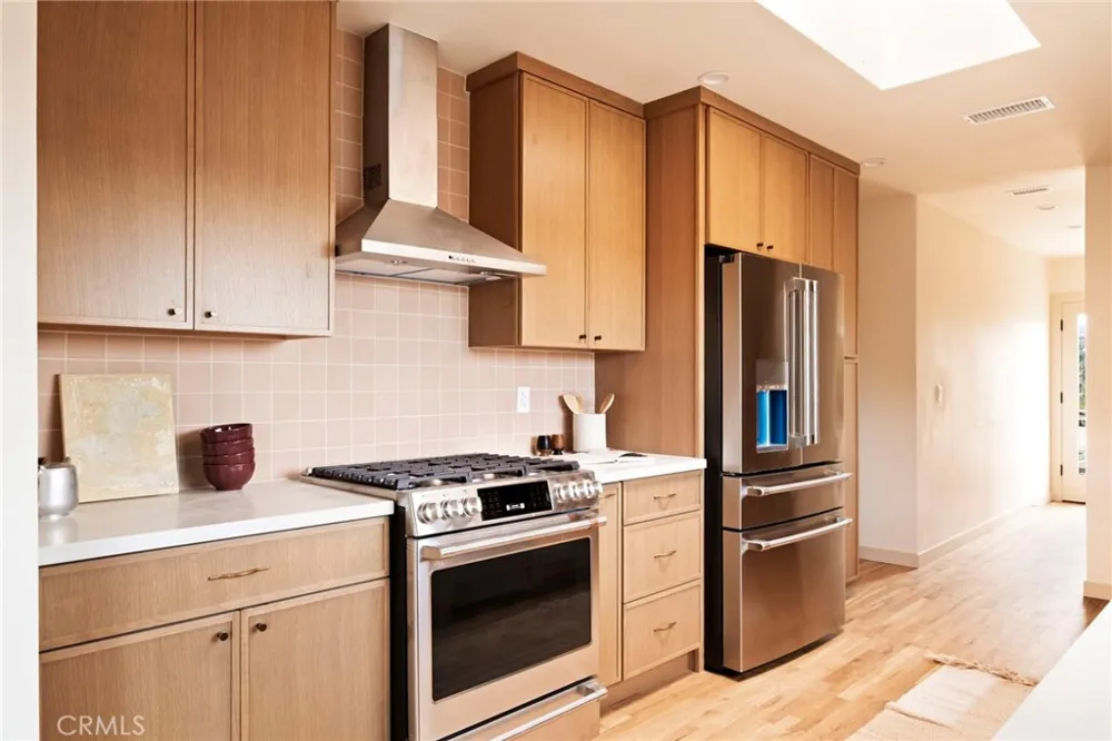 5217 Hub Street Los Angeles, CA 90042