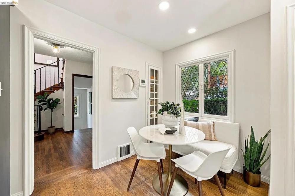 939 Hillcroft Circle Oakland, CA 94610
