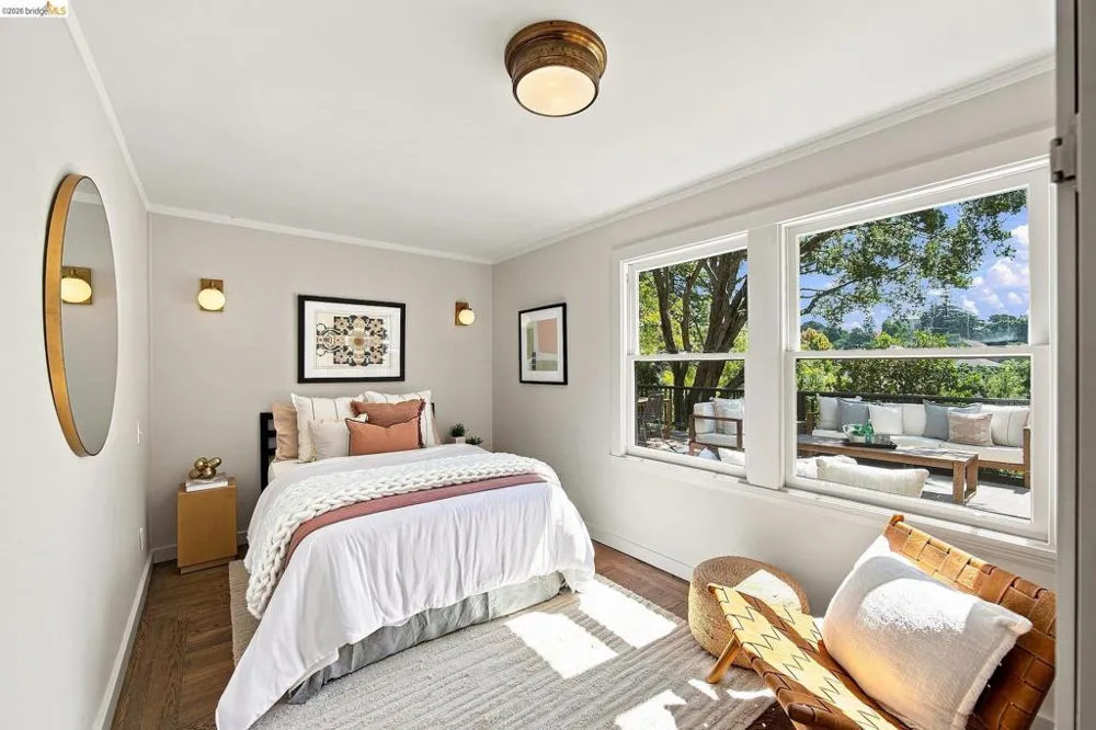 939 Hillcroft Circle Oakland, CA 94610