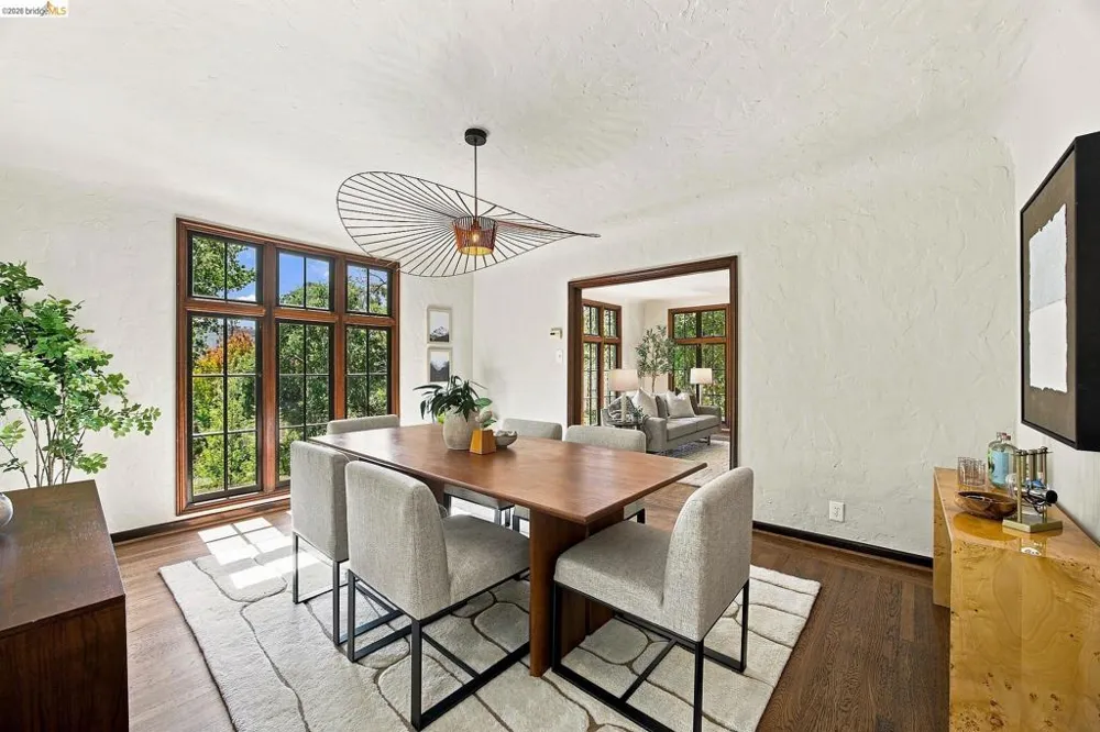 939 Hillcroft Circle Oakland, CA 94610