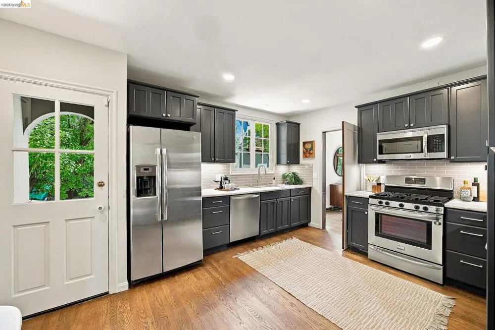 939 Hillcroft Circle Oakland, CA 94610