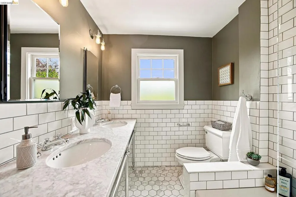 939 Hillcroft Circle Oakland, CA 94610