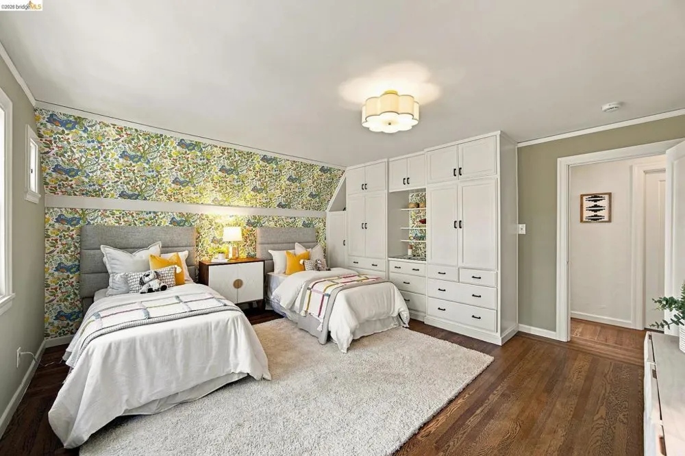 939 Hillcroft Circle Oakland, CA 94610