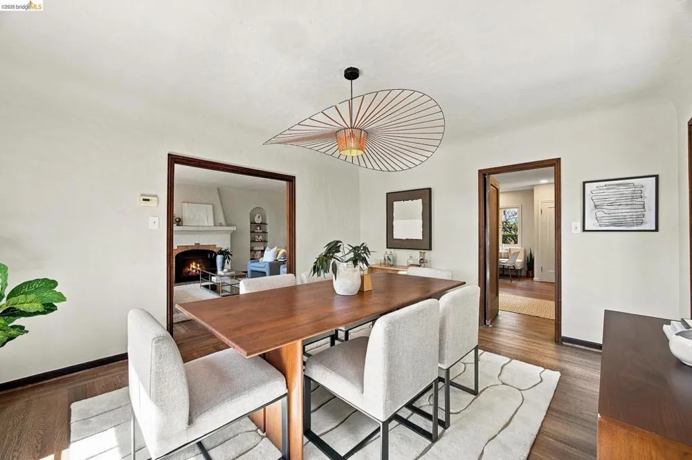 939 Hillcroft Circle Oakland, CA 94610