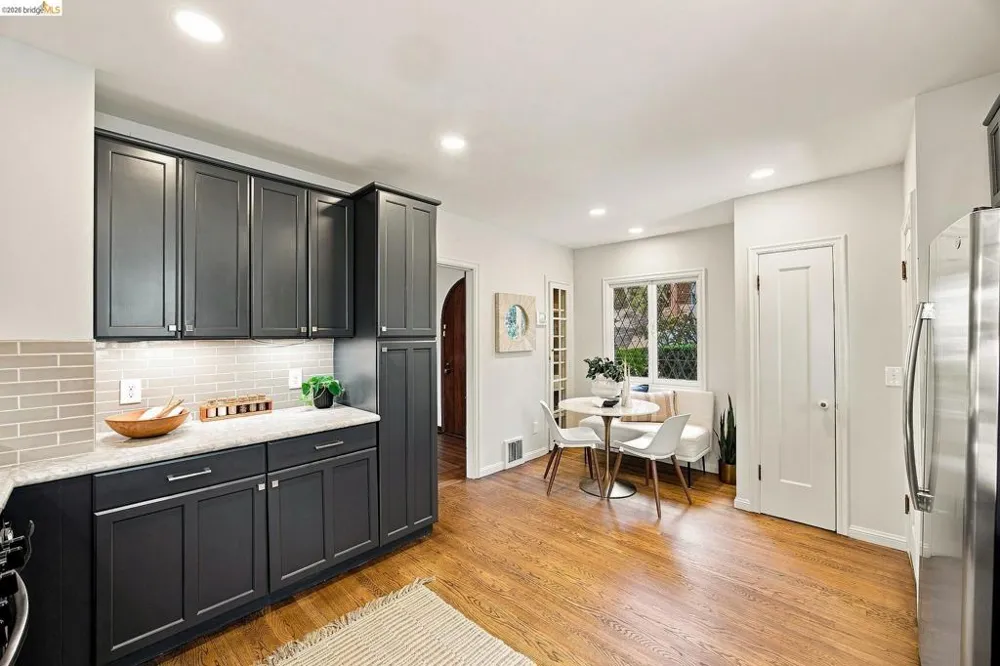 939 Hillcroft Circle Oakland, CA 94610