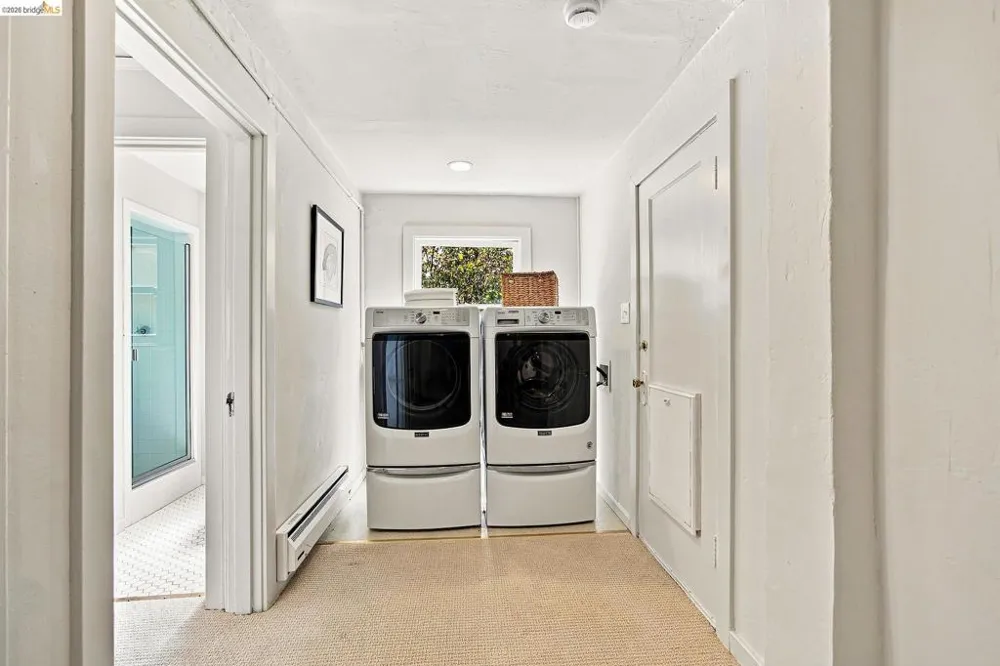 939 Hillcroft Circle Oakland, CA 94610