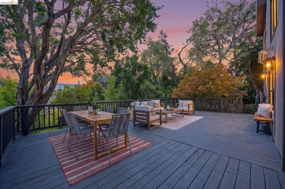 939 Hillcroft Circle Oakland, CA 94610
