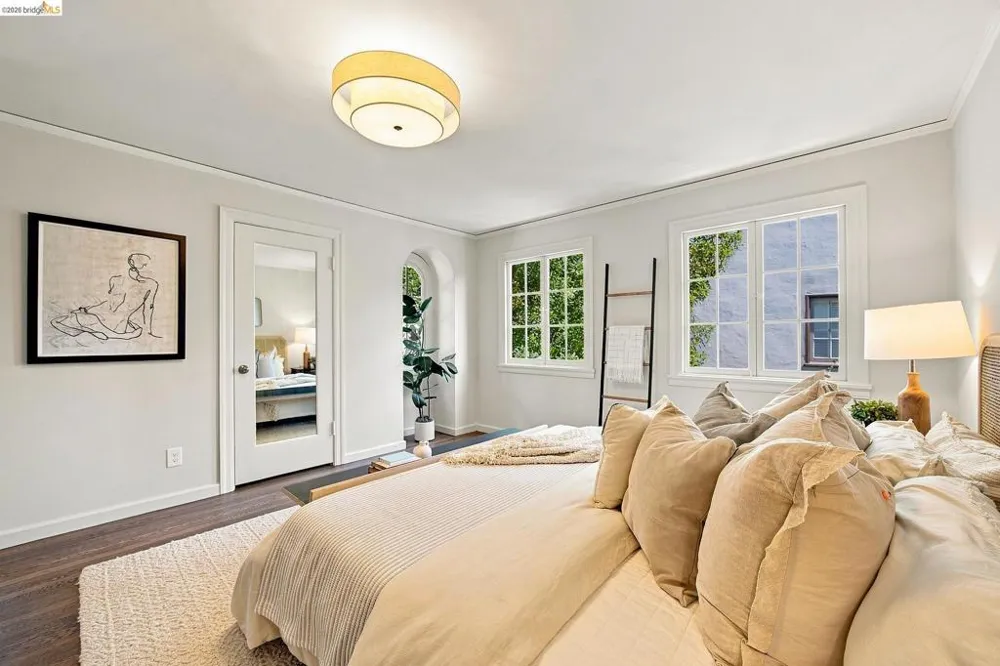 939 Hillcroft Circle Oakland, CA 94610