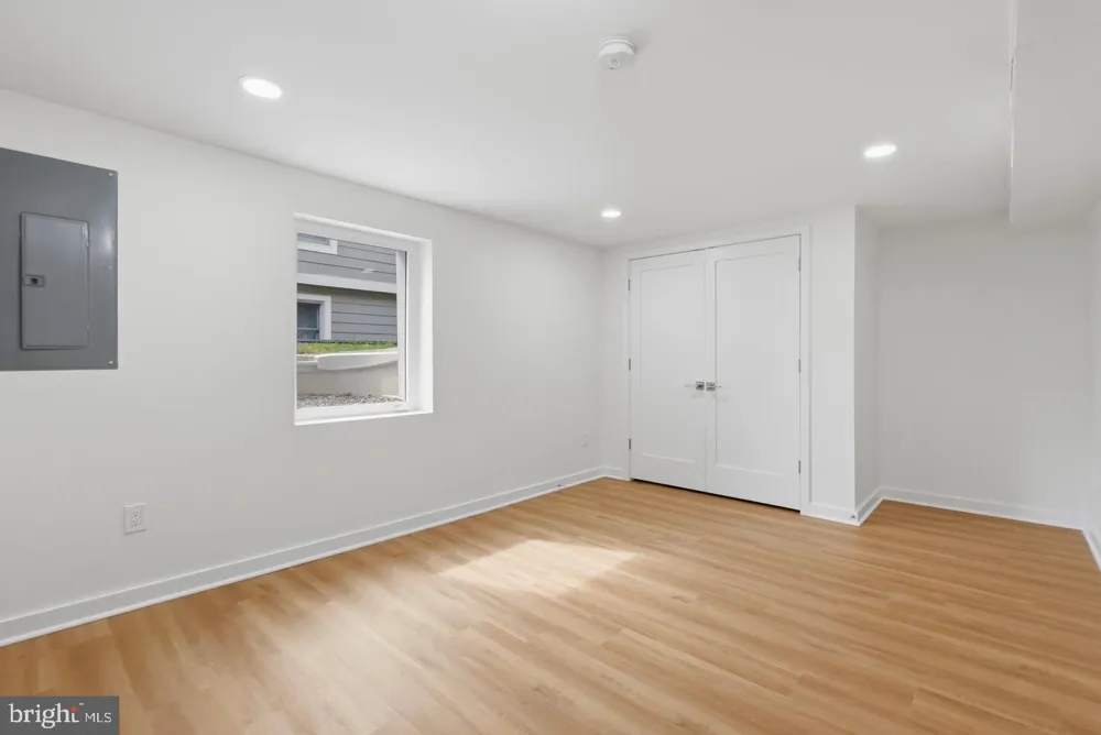 1545 11TH STREET S Arlington, VA 22204