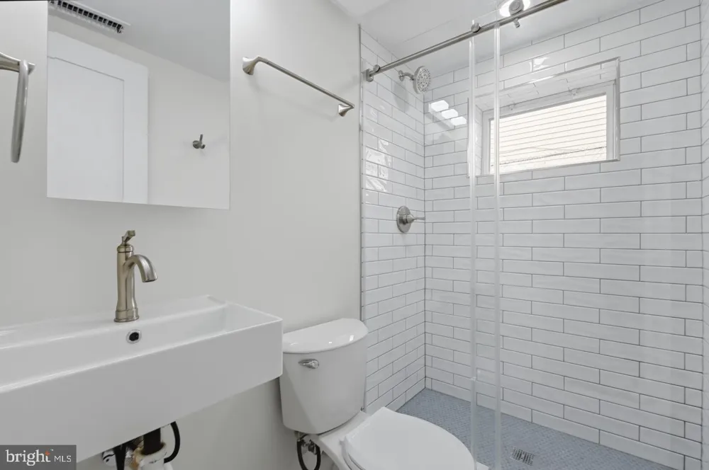 1545 11TH STREET S Arlington, VA 22204