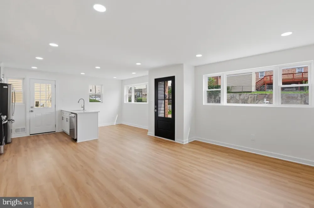 1545 11TH STREET S Arlington, VA 22204