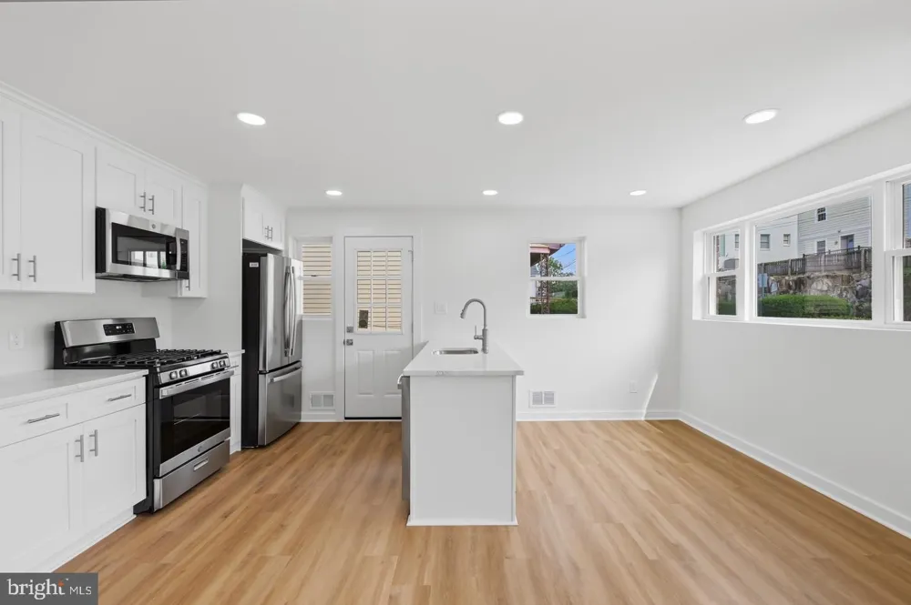 1545 11TH STREET S Arlington, VA 22204