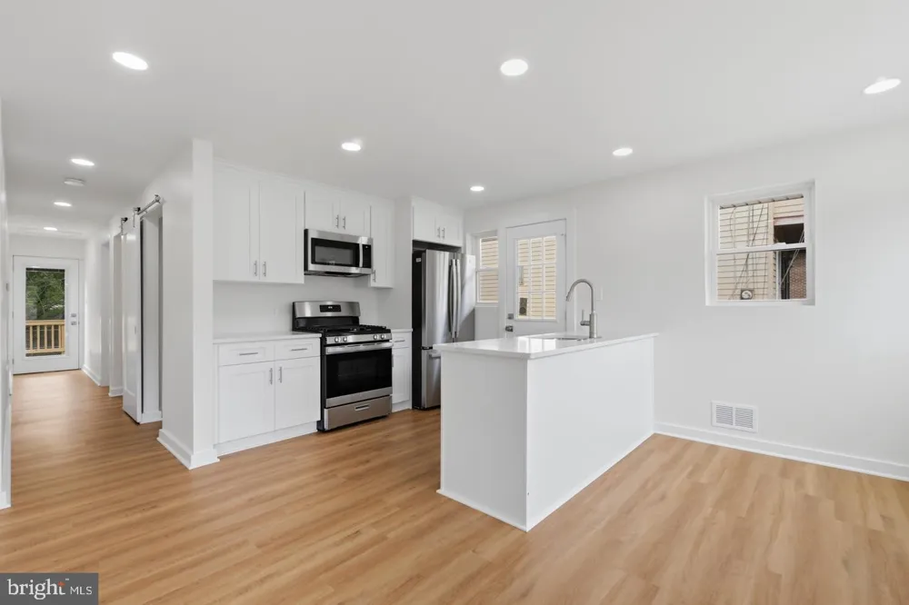 1545 11TH STREET S Arlington, VA 22204