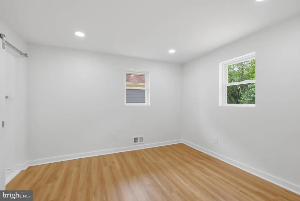 1545 11TH STREET S Arlington, VA 22204