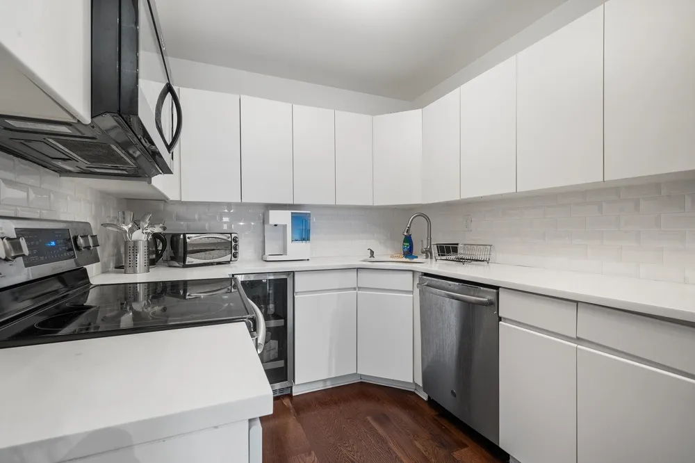 1 GREENE ST Jersey City, NJ 07302