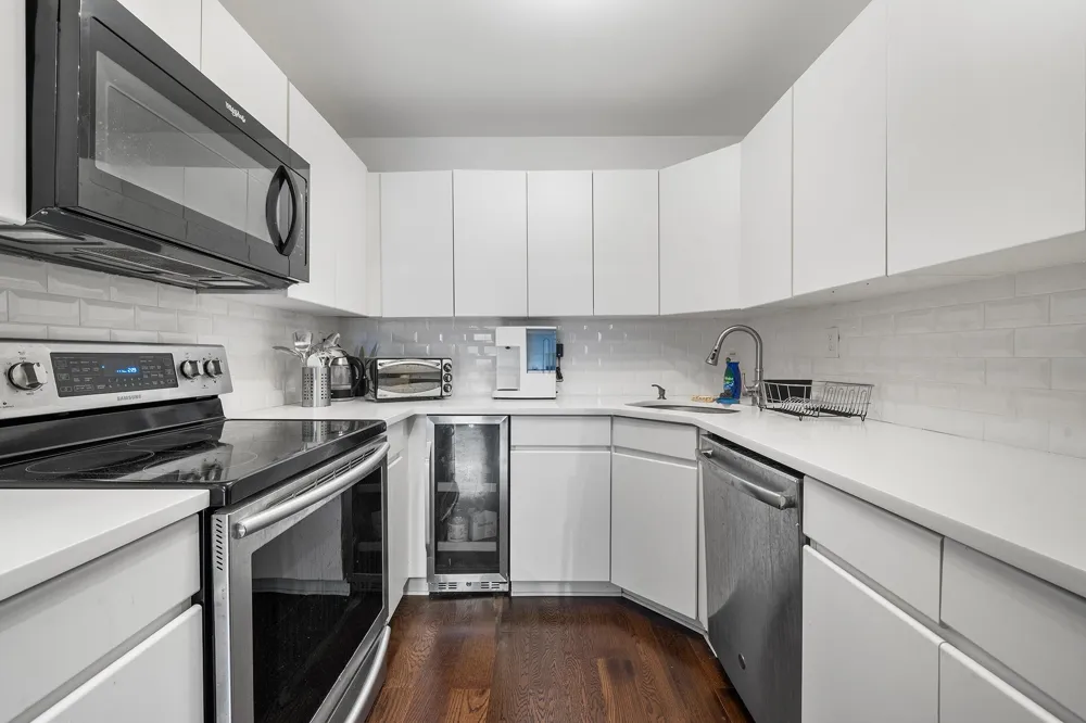 1 GREENE ST Jersey City, NJ 07302