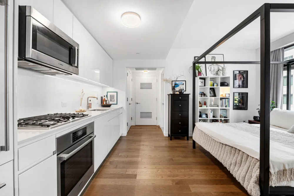 99 HUDSON ST Jersey City, NJ 07302