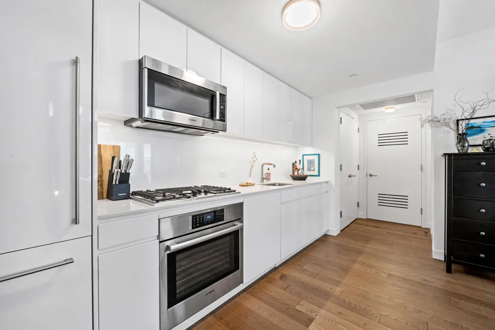 99 HUDSON ST Jersey City, NJ 07302