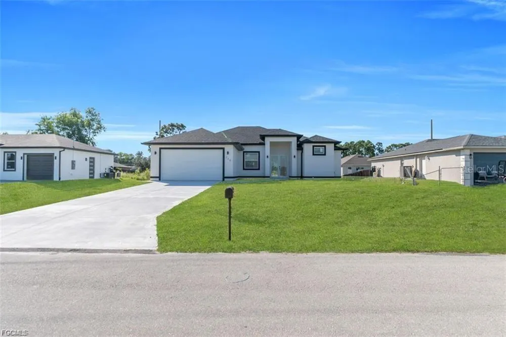 194 BELL BOULEVARD S Lehigh Acres, FL 33974