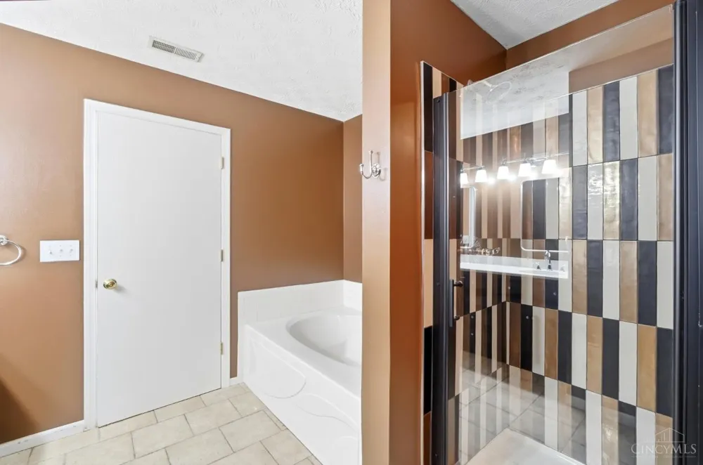 8427 Gettysburg Lane Hamilton, OH 45039