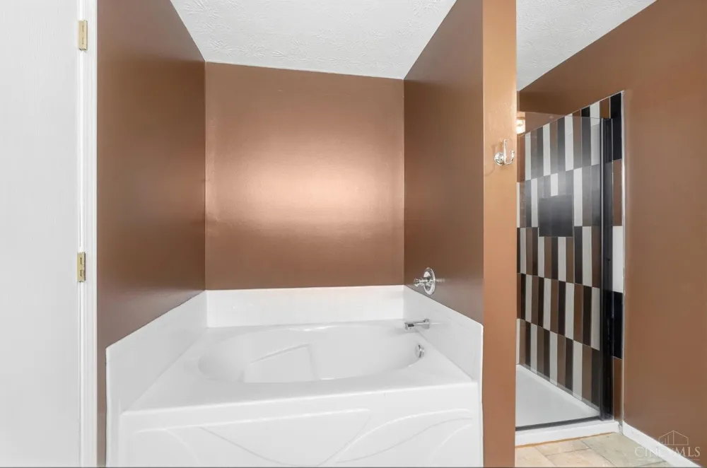 8427 Gettysburg Lane Hamilton, OH 45039